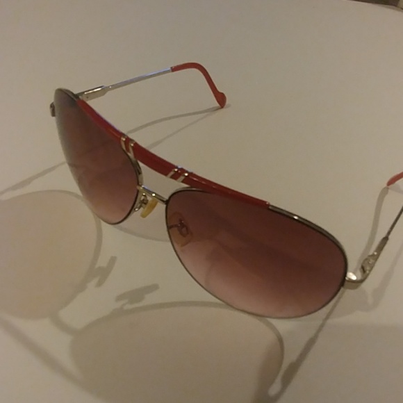 Jessica Simpson Accessories - Jessica Simpson Aviator Sunglasses.